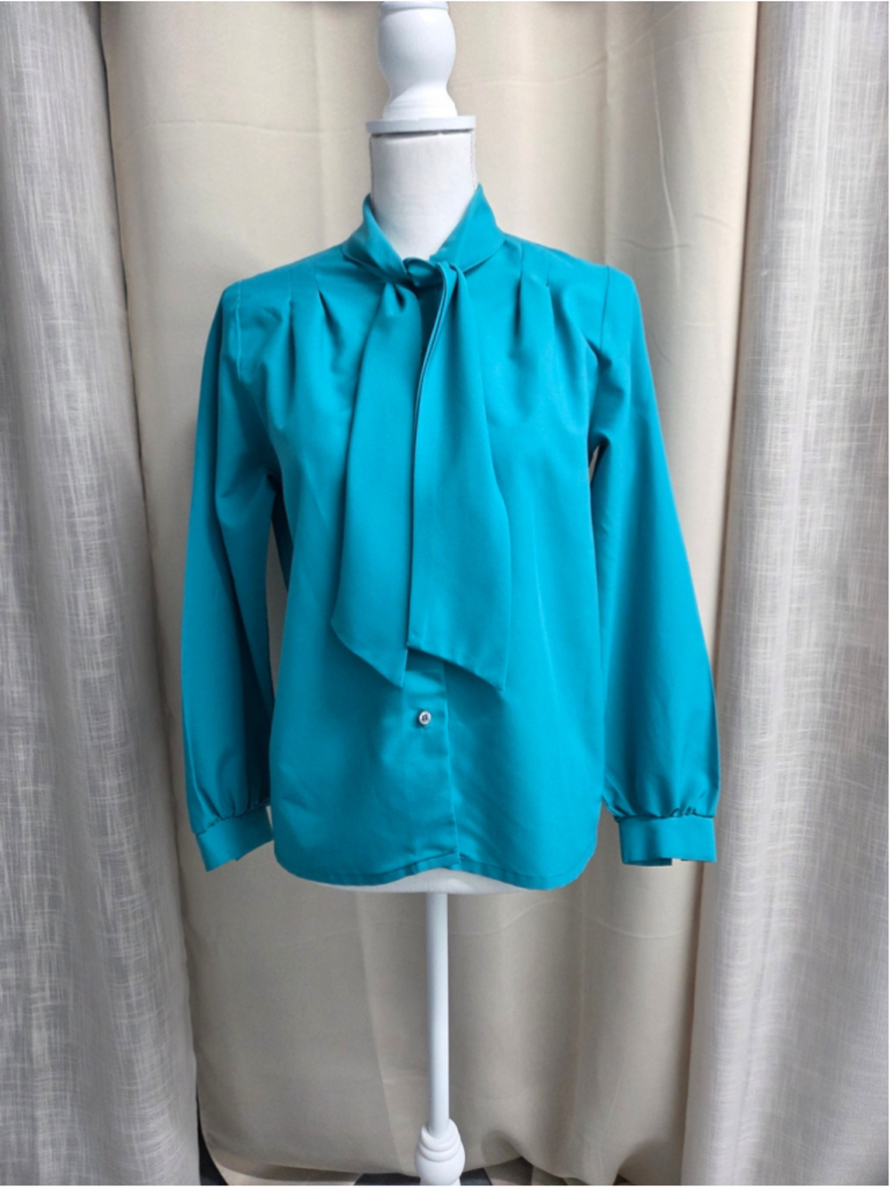 VTG Lucky Winner Women's Teal Fluidity Blouse Sophistication Corporate Chic